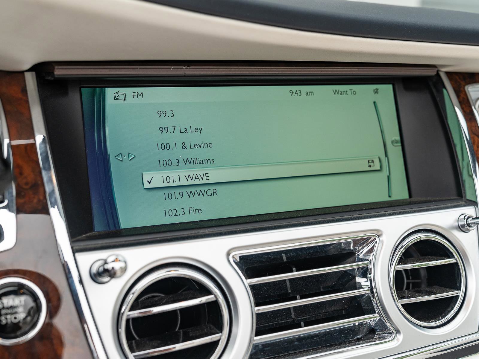 Used 2017 Rolls-Royce Dawn image 47