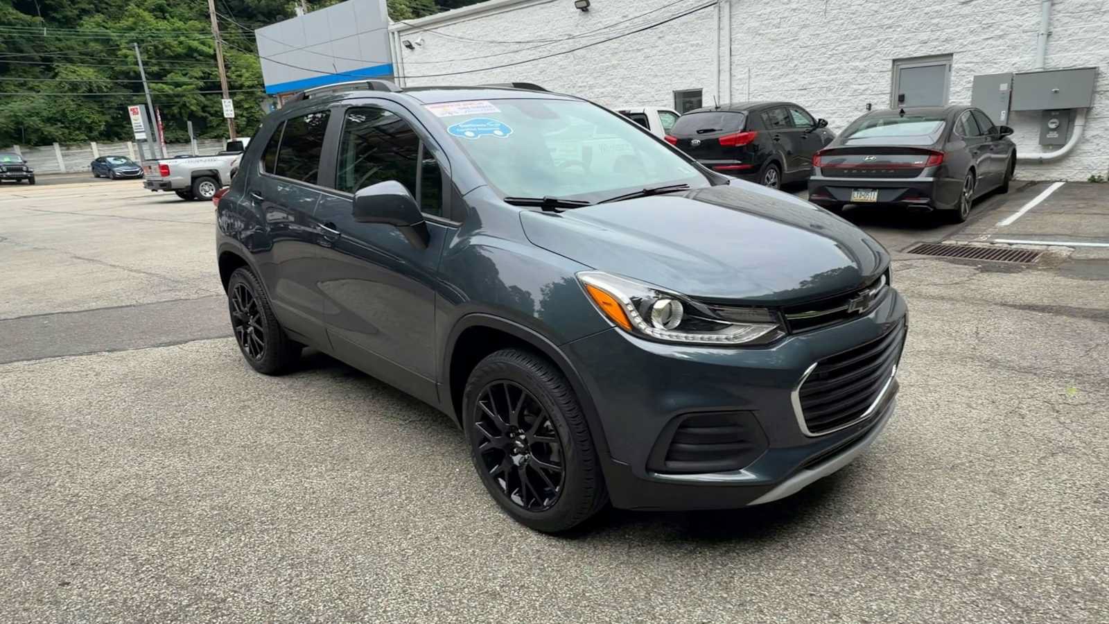 Certified 2022 Chevrolet Trax LT w/ Sport Edition AWD/4WD image 2