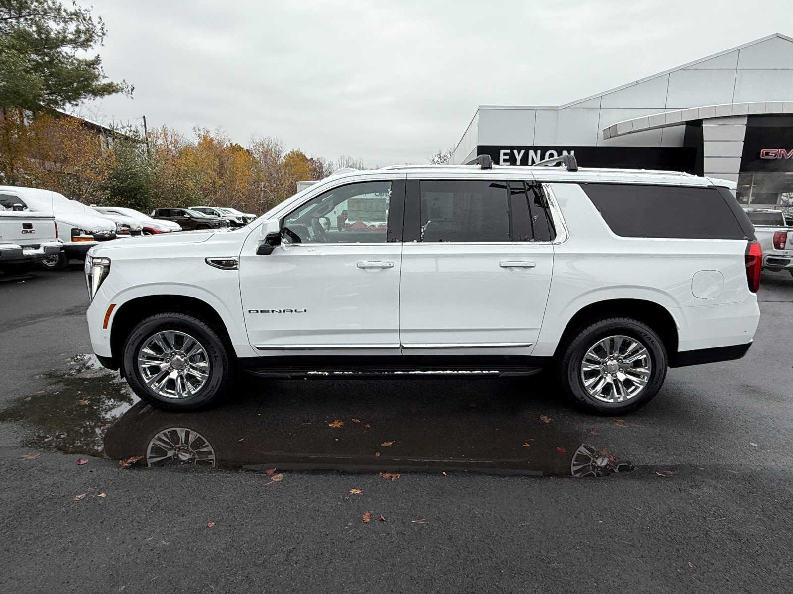 New 2026 GMC Yukon XL Denali image 2