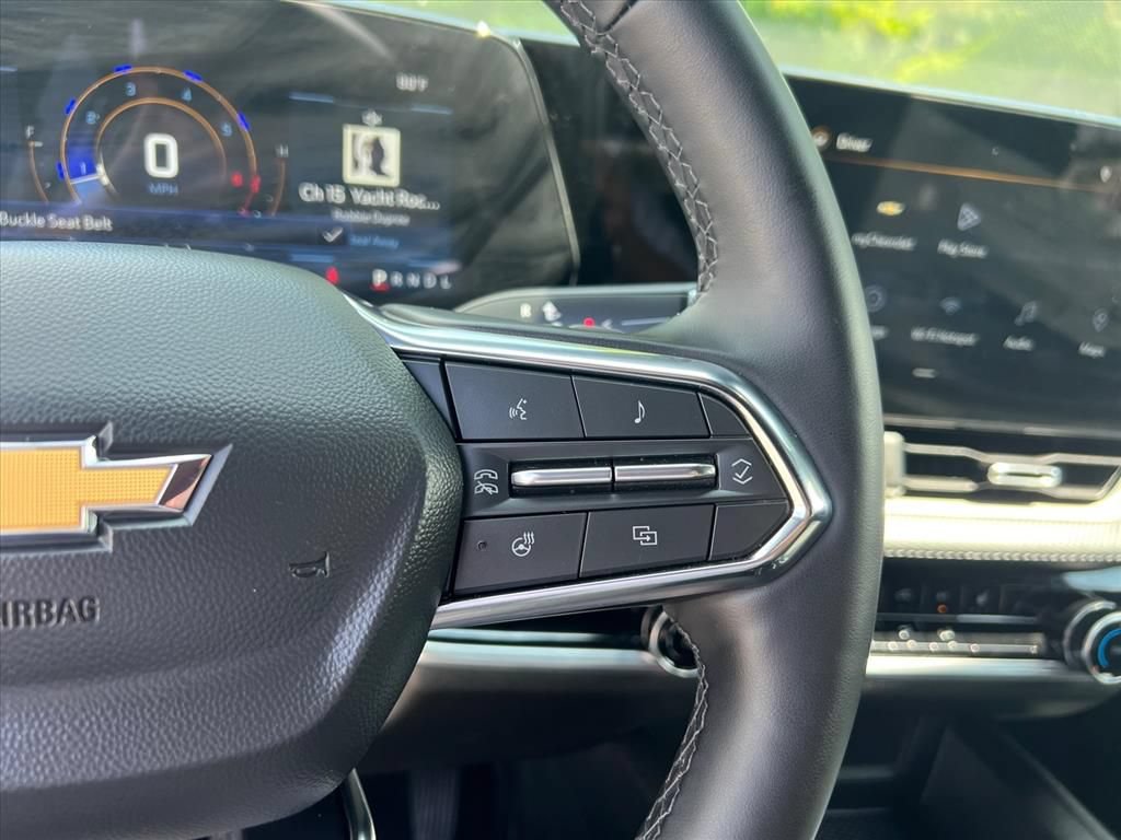 Used 2026 Chevrolet Equinox LT AWD/4WD image 17