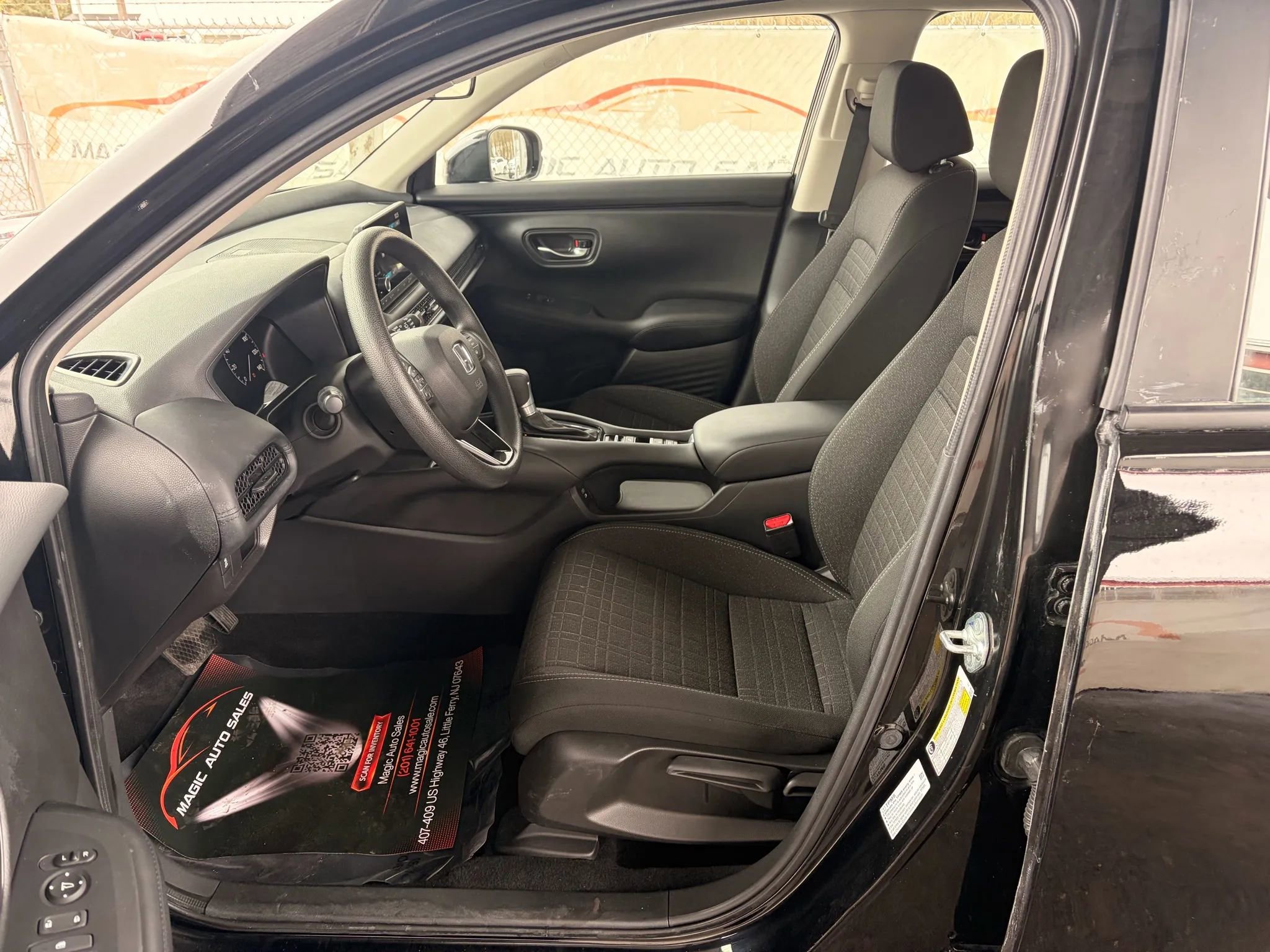 Used 2025 Honda HR-V LX image 13