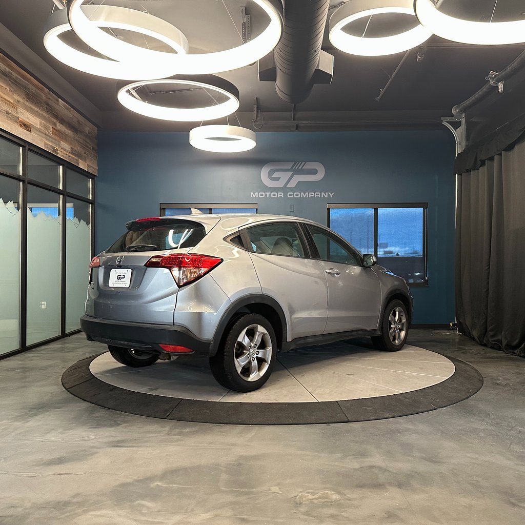 Used 2018 Honda HR-V LX image 3