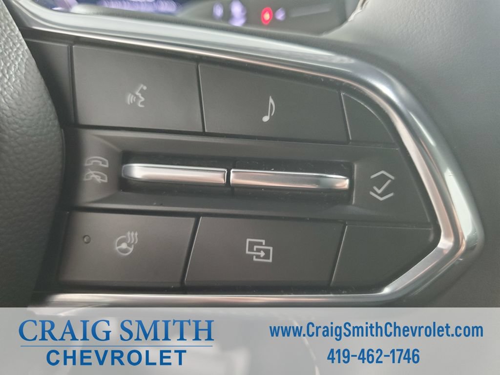 Used 2025 Chevrolet Traverse LT FWD image 19