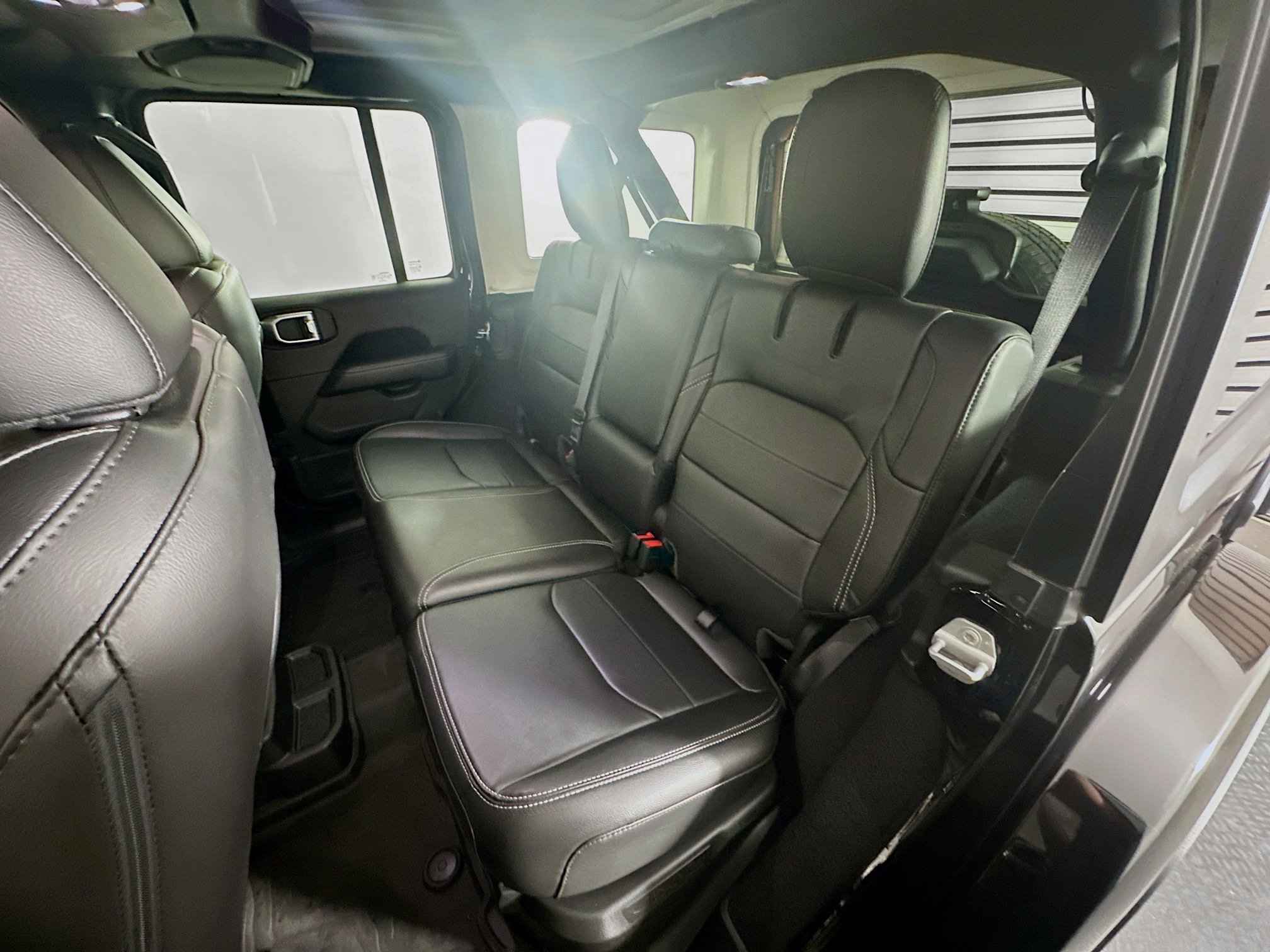 Used 2023 Jeep Wrangler Sahara w/ Cold Weather Group AWD/4WD image 27