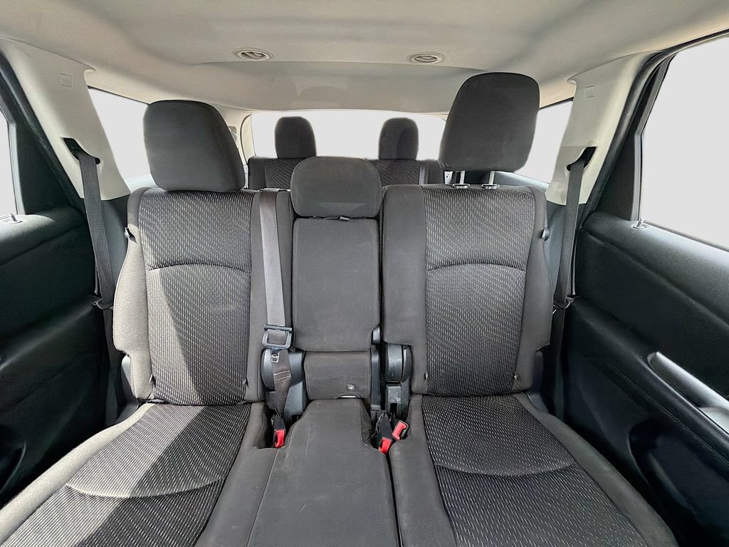 Used 2019 Dodge Journey SE w/ Connectivity Group FWD image 16