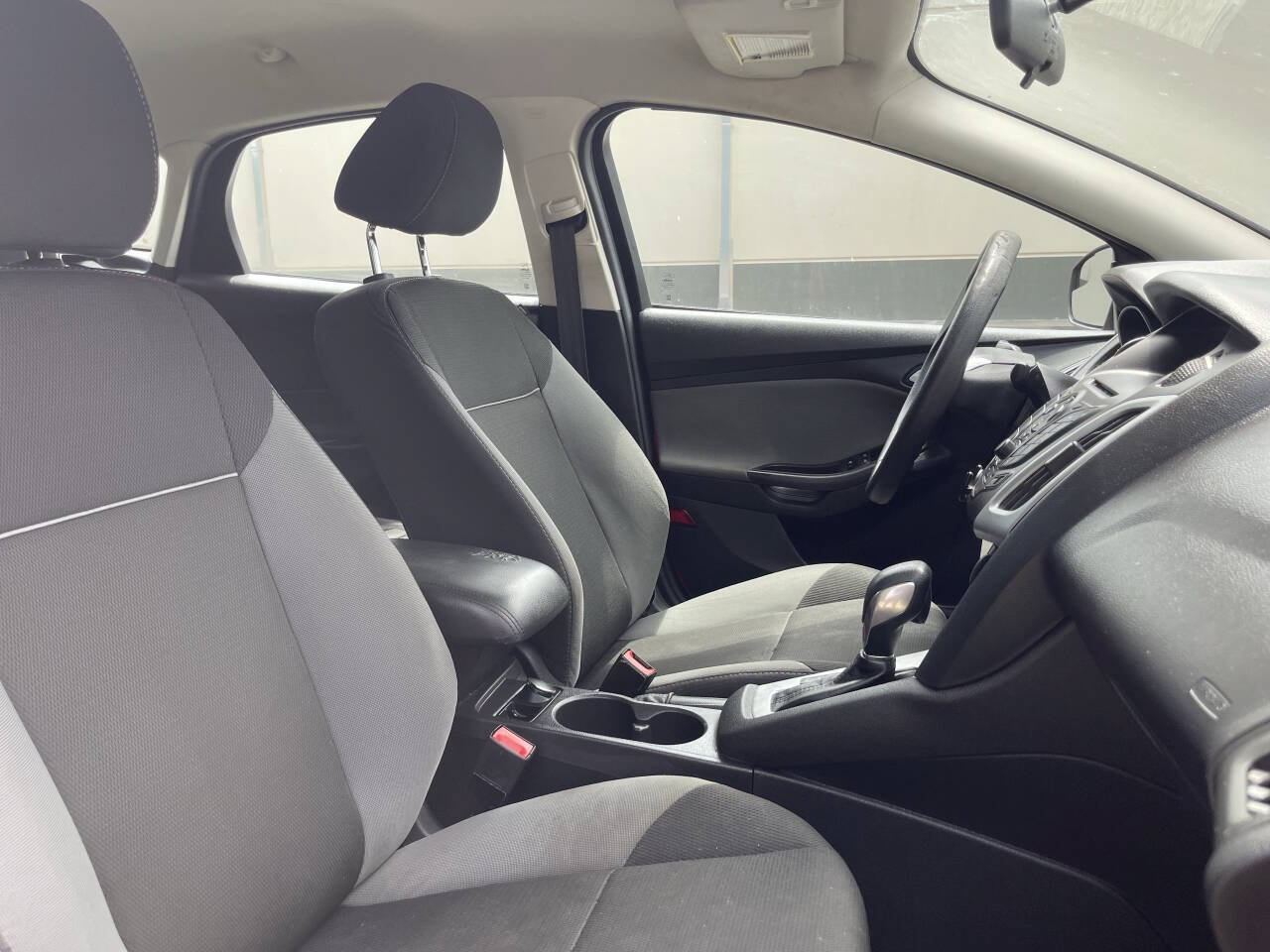 Used 2014 Ford Focus SE FWD image 12