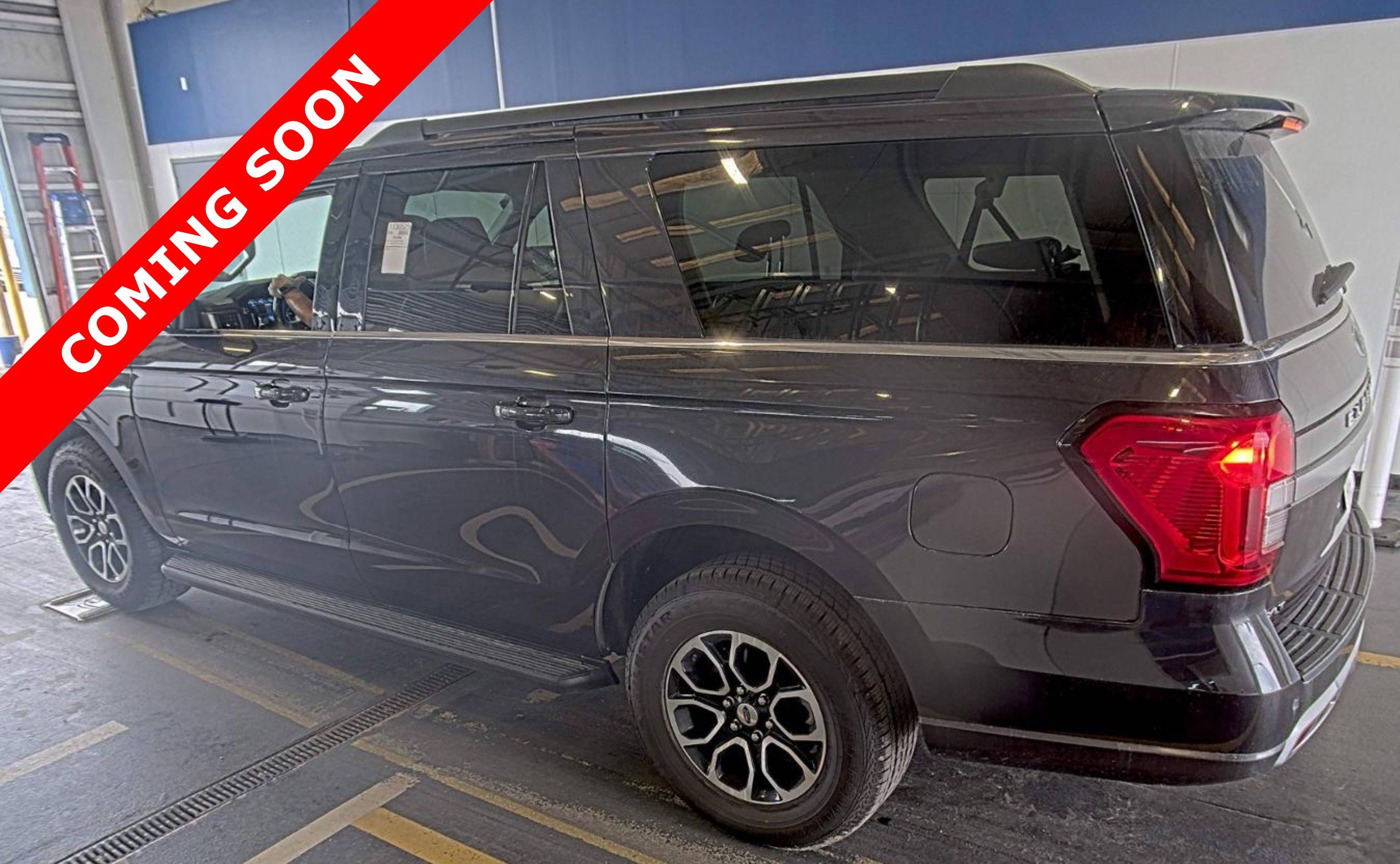 Used 2024 Ford Expedition Max XLT RWD image 4