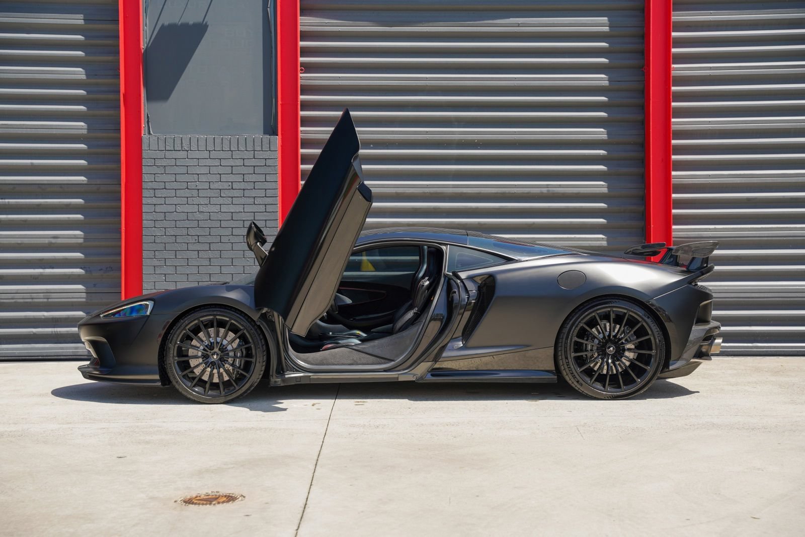 Used 2020 McLaren GT RWD image 11
