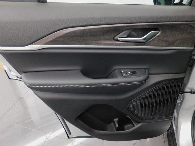 Used 2025 Jeep Grand Cherokee Limited image 33