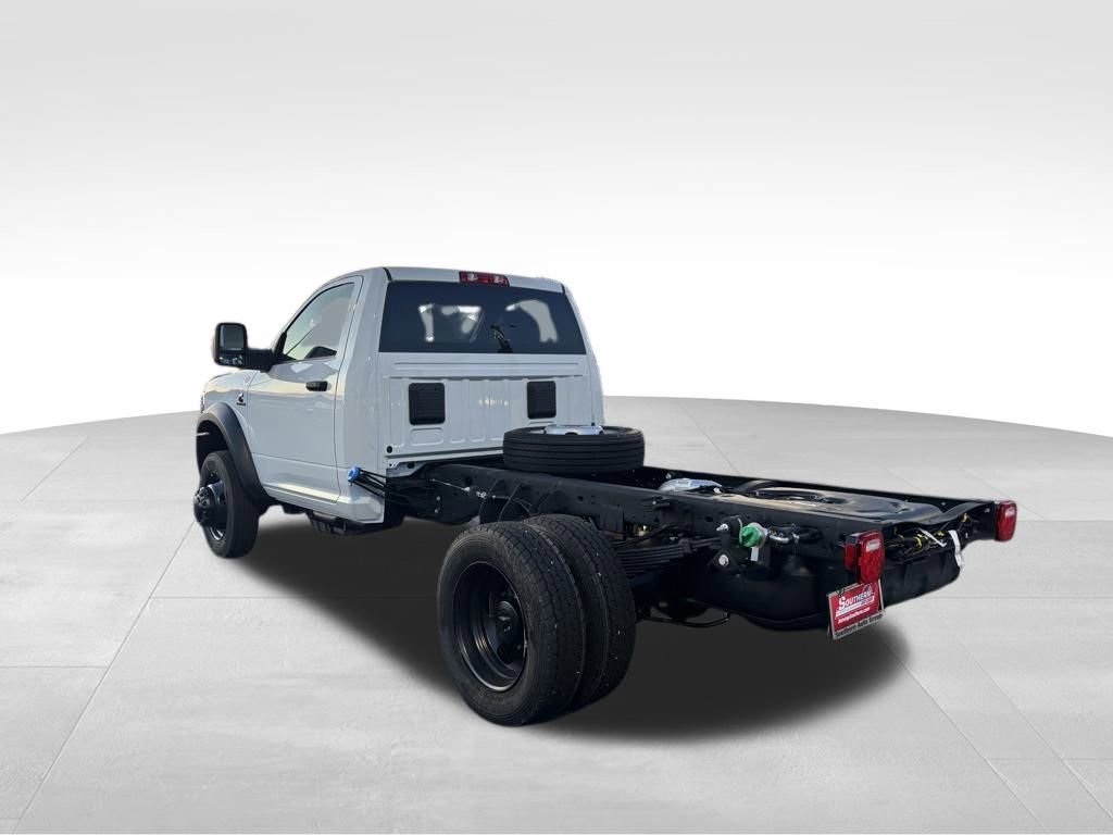 New 2024 RAM 5500 Tradesman w/ Safety Group AWD/4WD image 3