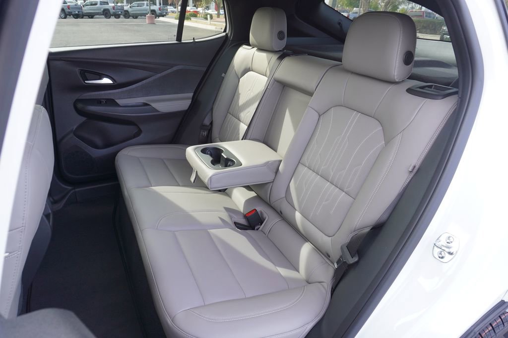 New 2026 Buick Envista Avenir image 9