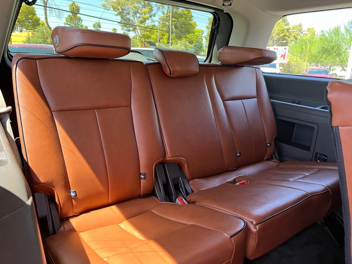 Used 2018 Ford Expedition XLT w/ Equipment Group 202A RWD image 35