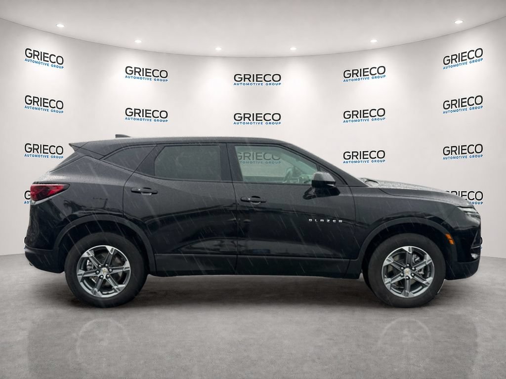 Certified 2025 Chevrolet Blazer LT FWD image 8