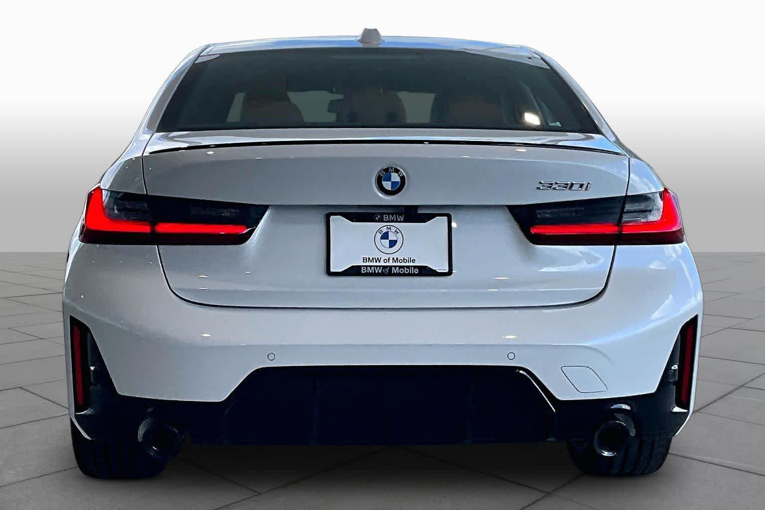 New 2026 BMW 330i Sedan w/ M Sport Package RWD image 4