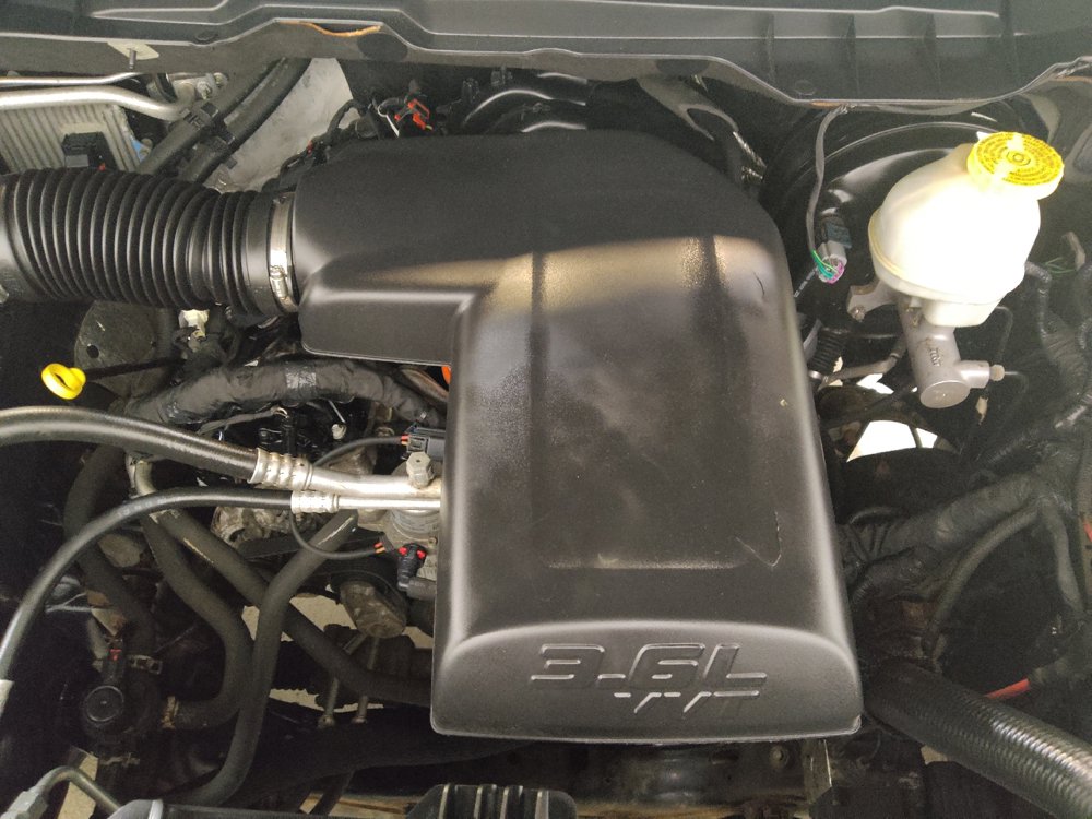 Used 2017 RAM 1500 Classic SLT AWD/4WD image 30