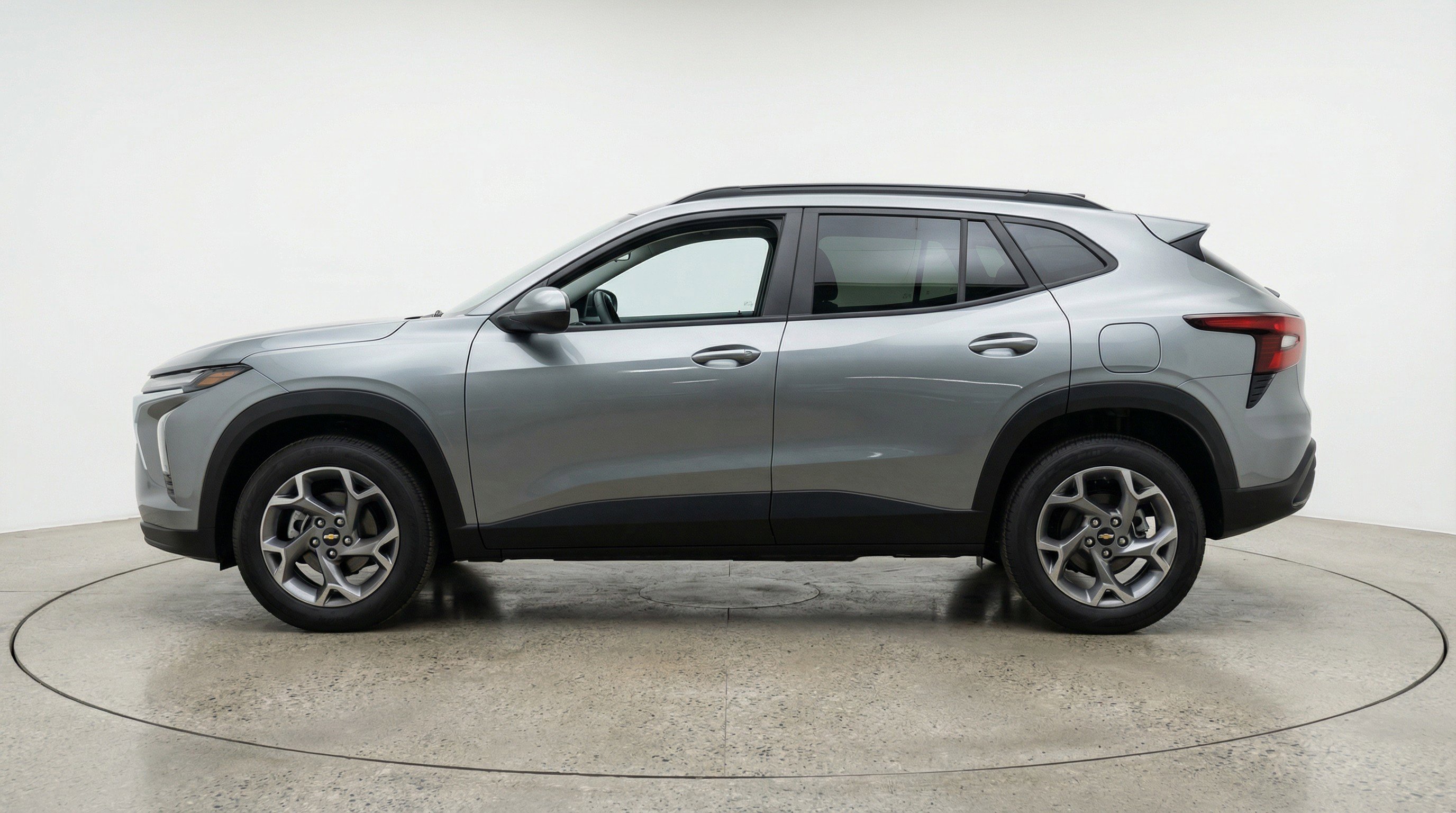 Used 2025 Chevrolet Trax LT image 5