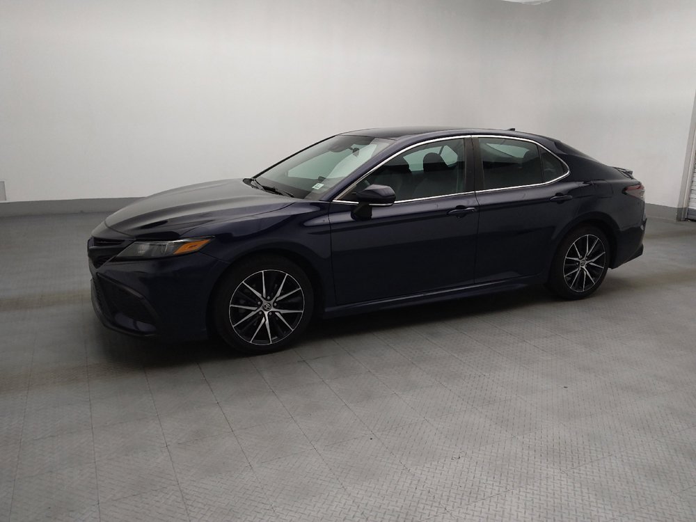 Used 2022 Toyota Camry SE FWD image 2