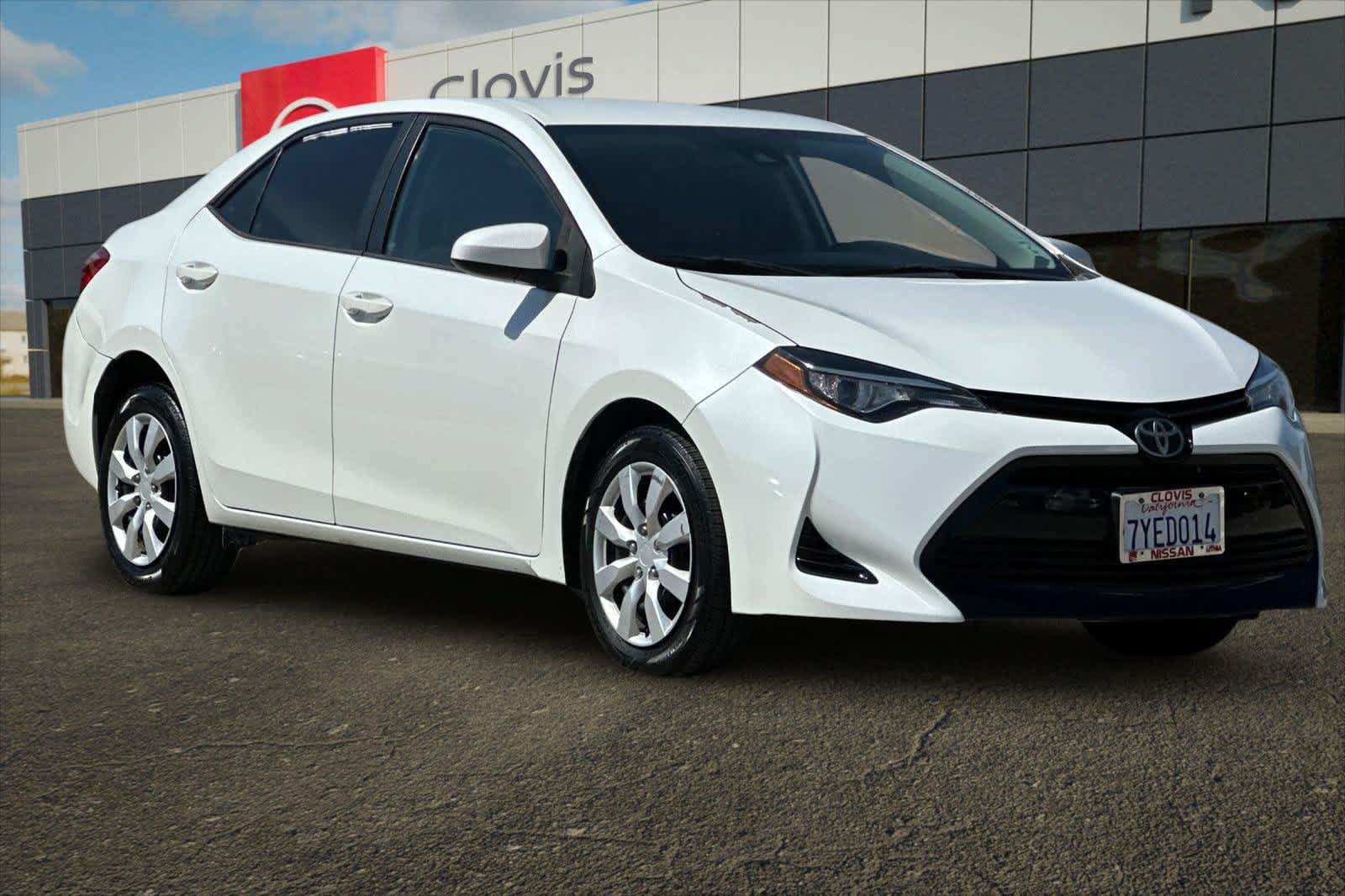 Used 2017 Toyota Corolla LE w/ Carpet Mat Package (TMS) FWD image 10