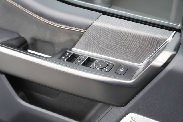 Used 2023 Ford F250 Platinum w/ Tremor Off-Road Package AWD/4WD image 29