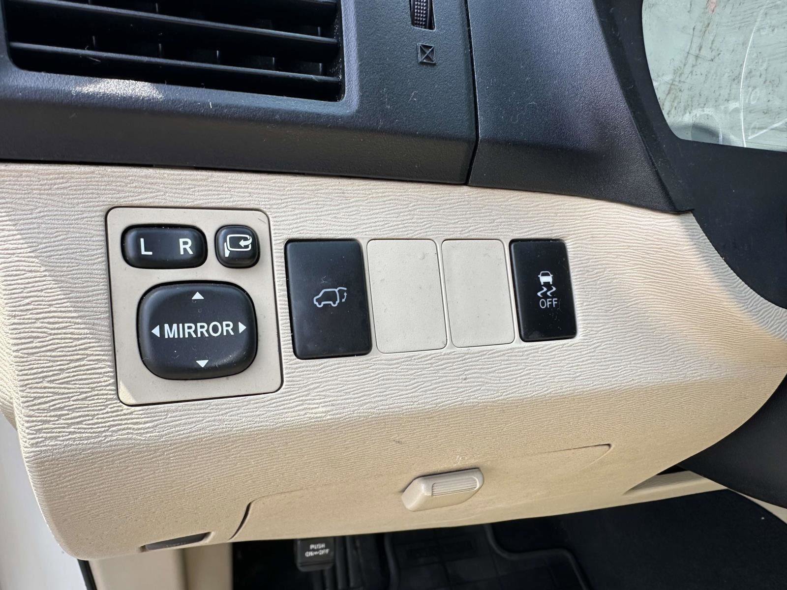 Used 2014 Toyota Venza XLE w/ XLE Premium Package image 22