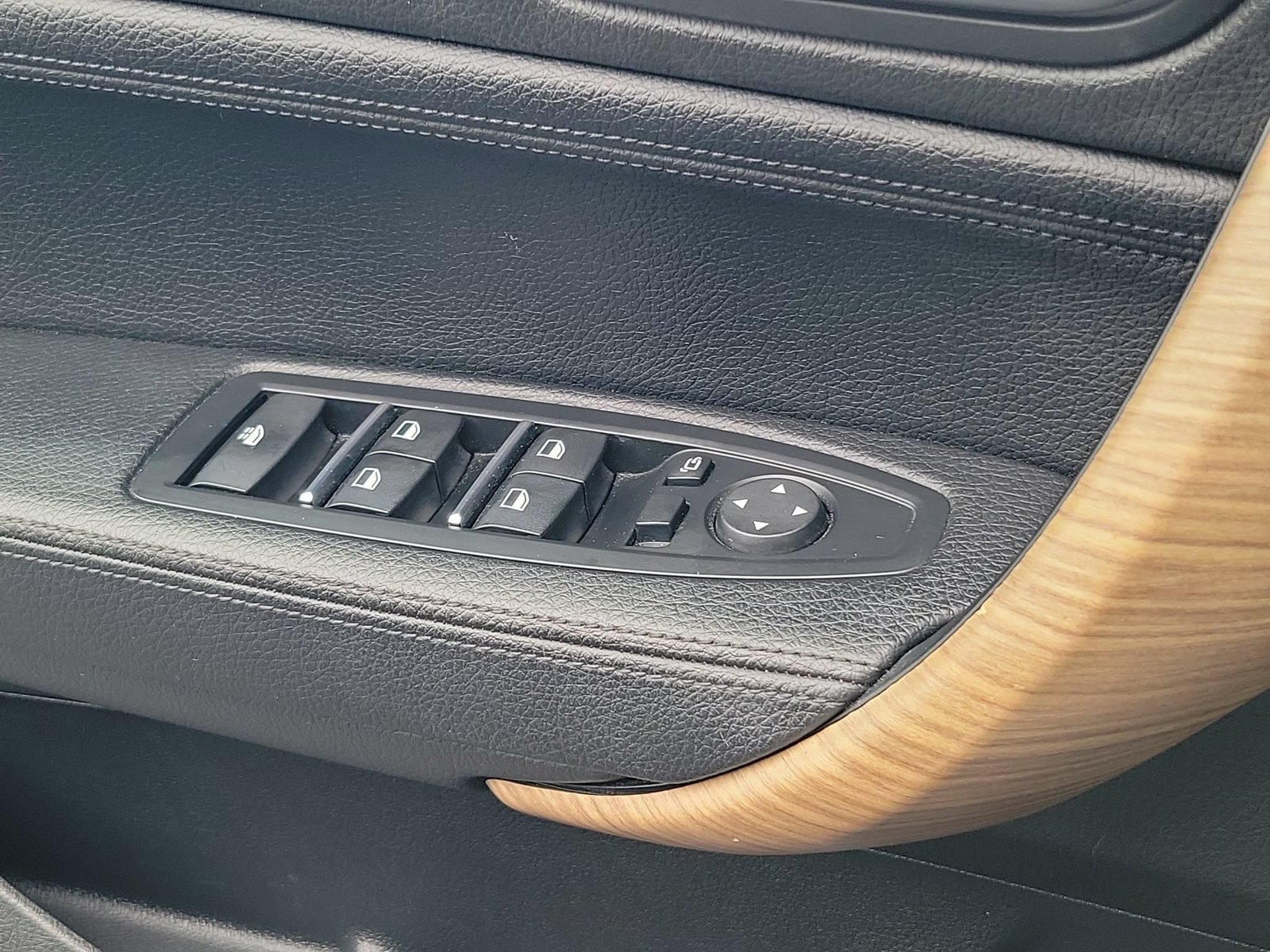 Used 2018 BMW M240i Convertible RWD image 15