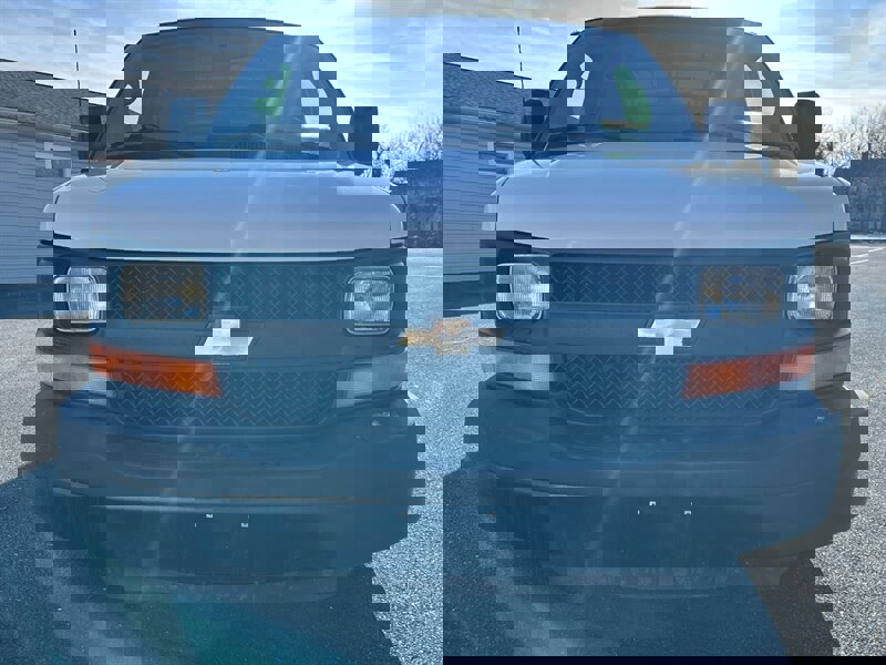 Used 2010 Chevrolet Express 1500 image 8