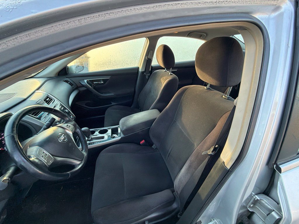 Used 2013 Nissan Altima 2.5 SV FWD image 7