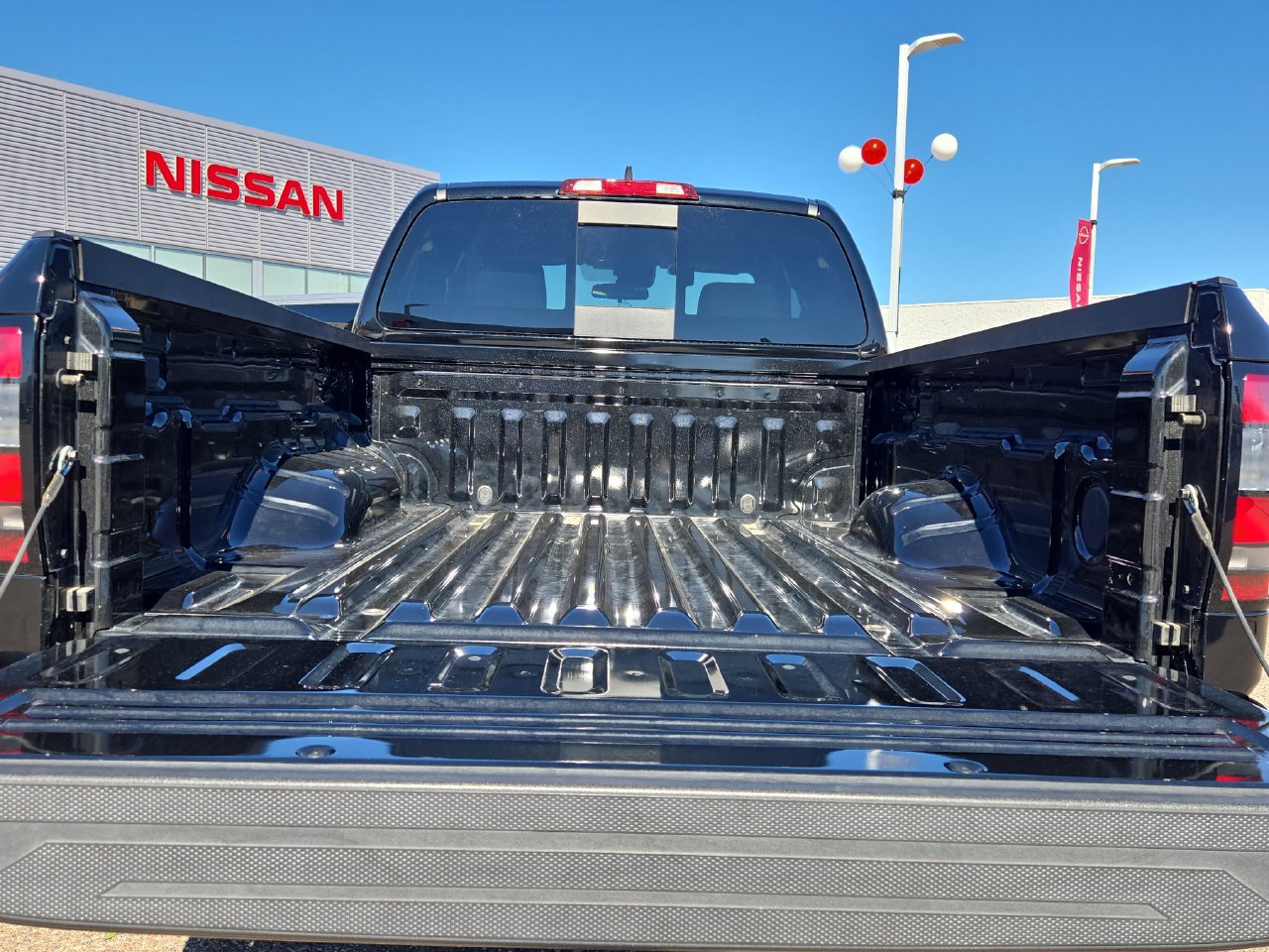 Certified 2025 Nissan Frontier SV RWD image 12