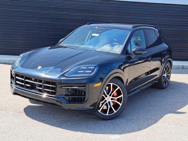 New 2025 Porsche Cayenne GTS image 1