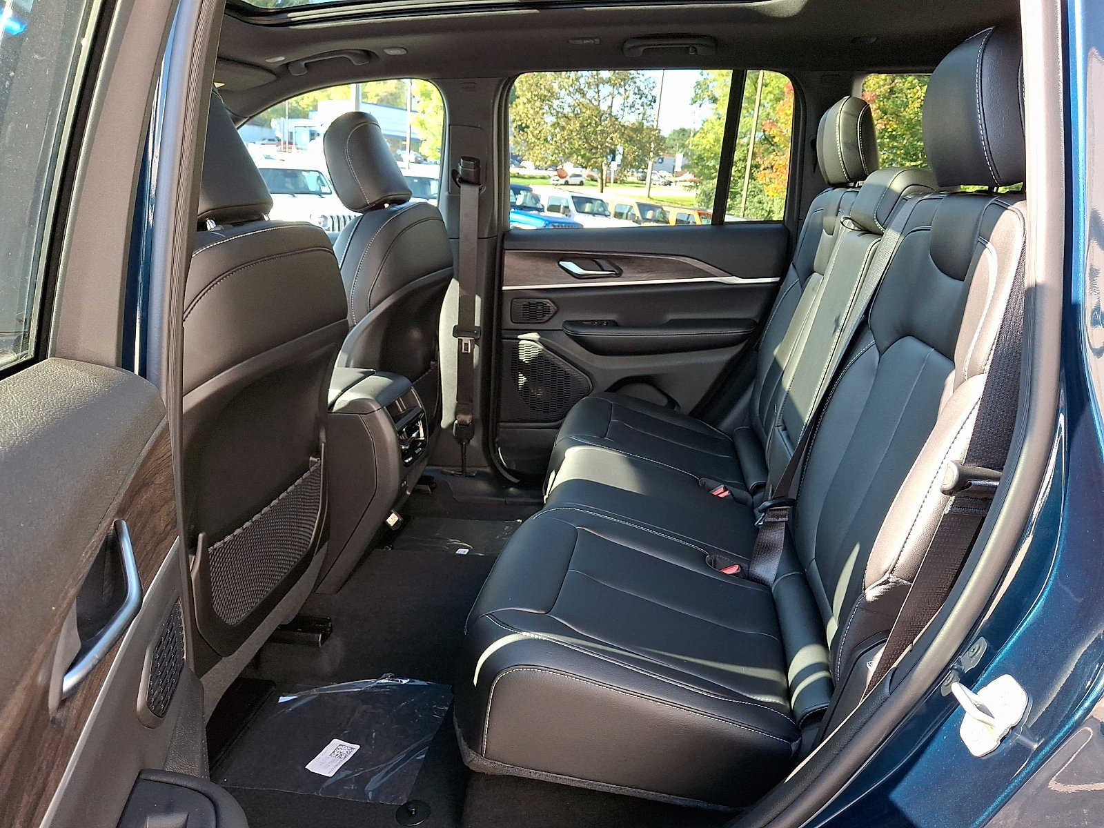 New 2027 Jeep Grand Cherokee Limited AWD/4WD image 6