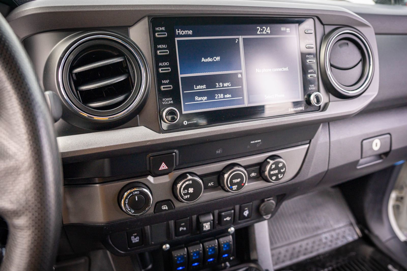 Used 2020 Toyota Tacoma TRD Off-Road image 21