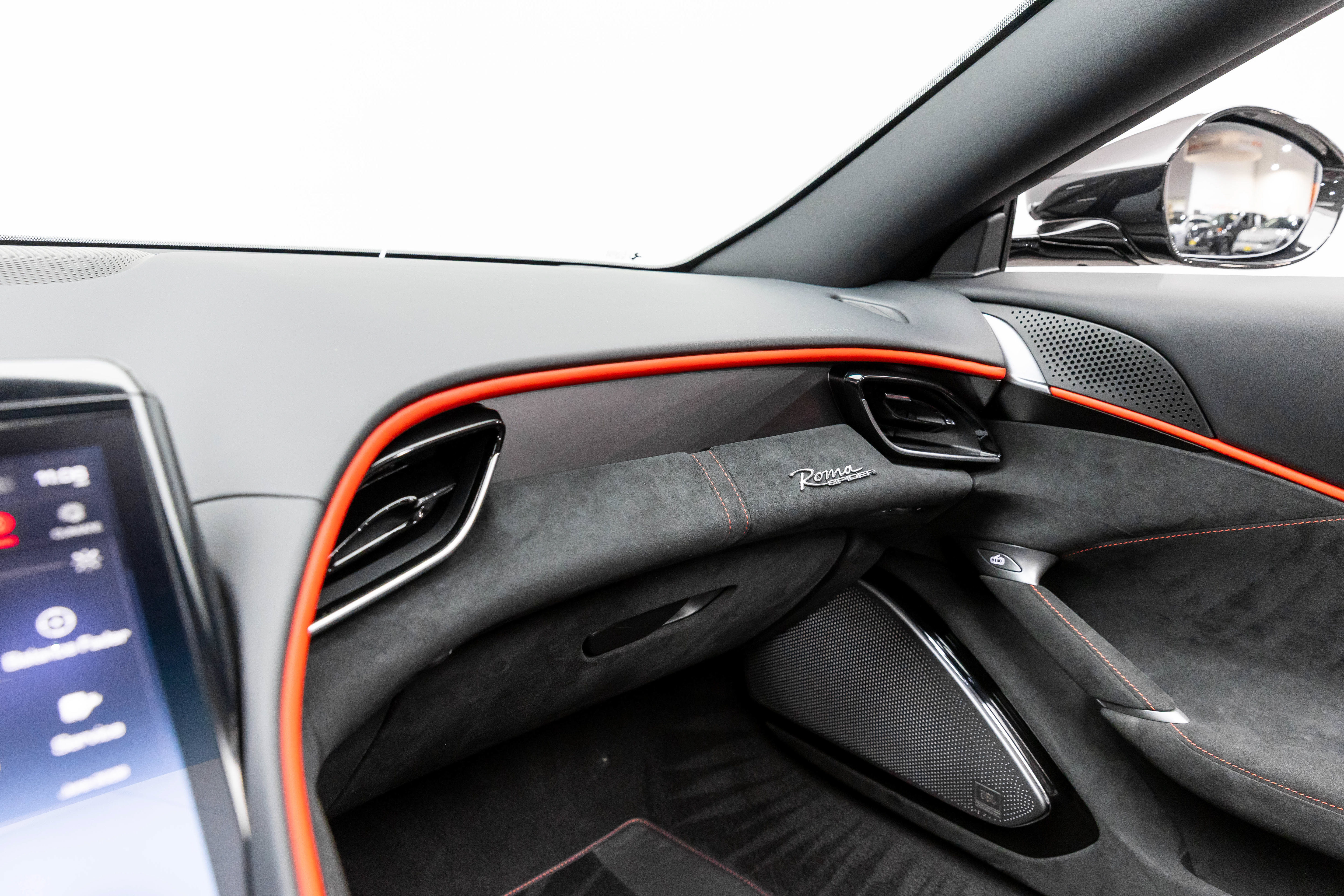 Used 2025 Ferrari Roma Spider RWD image 59