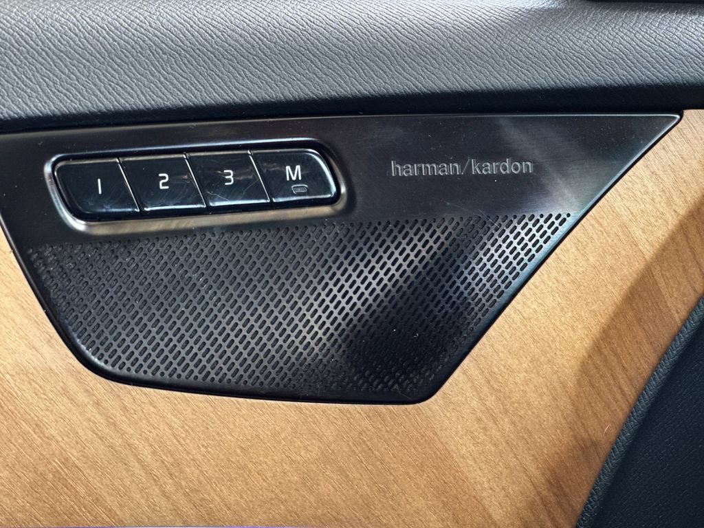 Certified 2023 Volvo XC90 B6 Plus AWD/4WD image 30