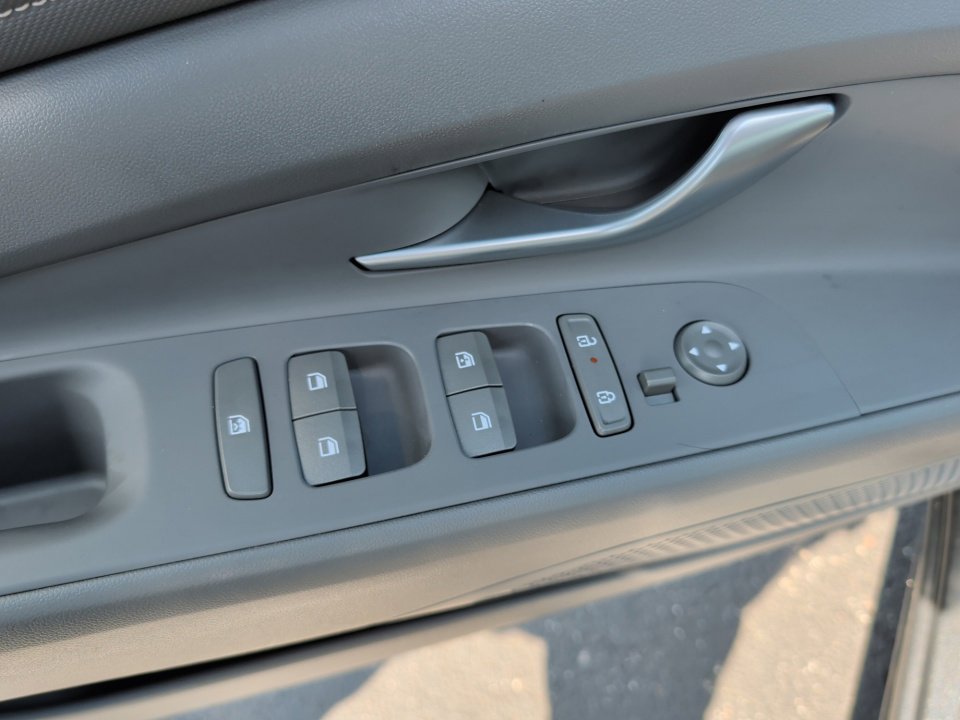 Certified 2024 Hyundai Elantra SEL w/ Convenience Package FWD image 32