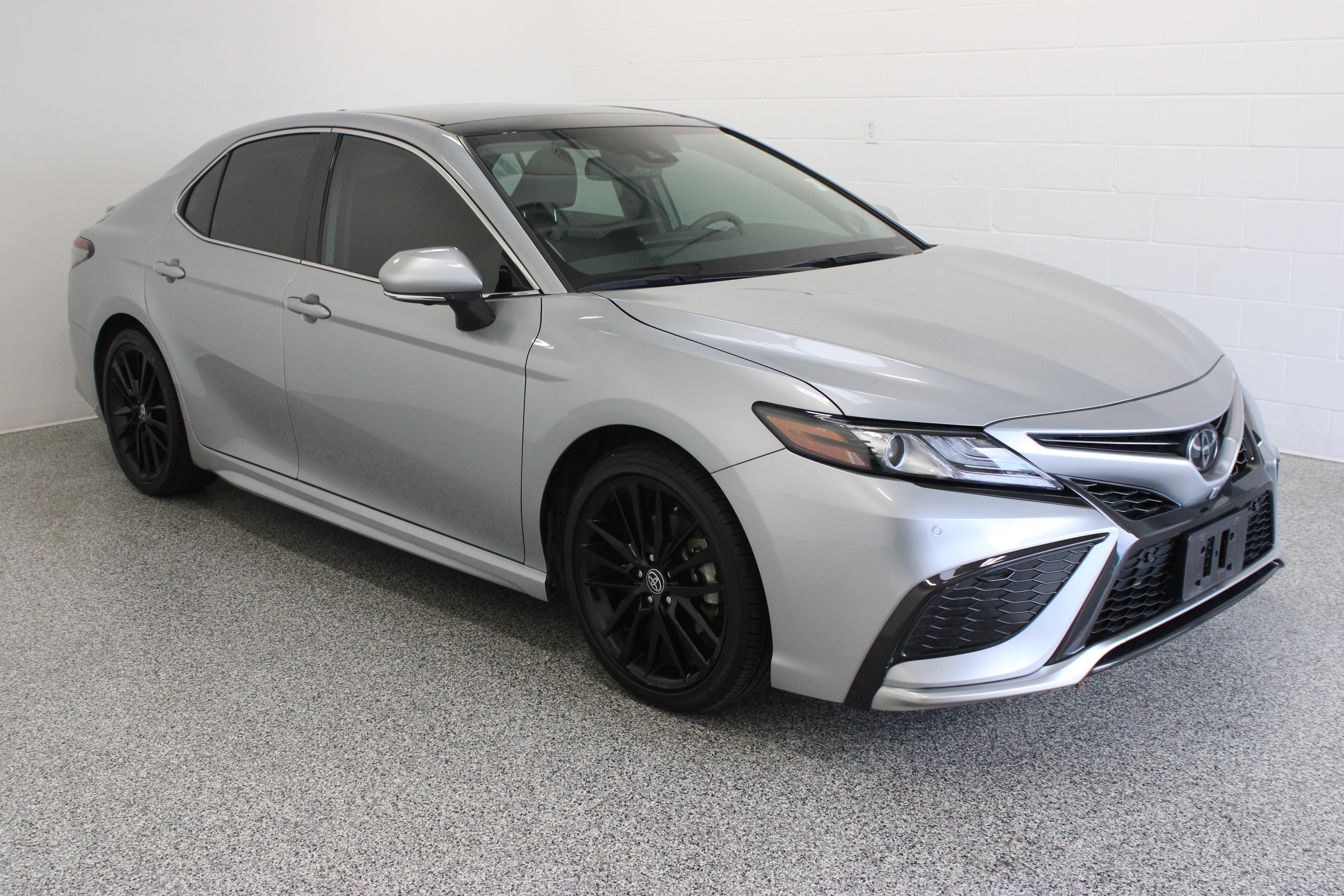 Used 2024 Toyota Camry XSE w/ Navigation Package FWD image 4