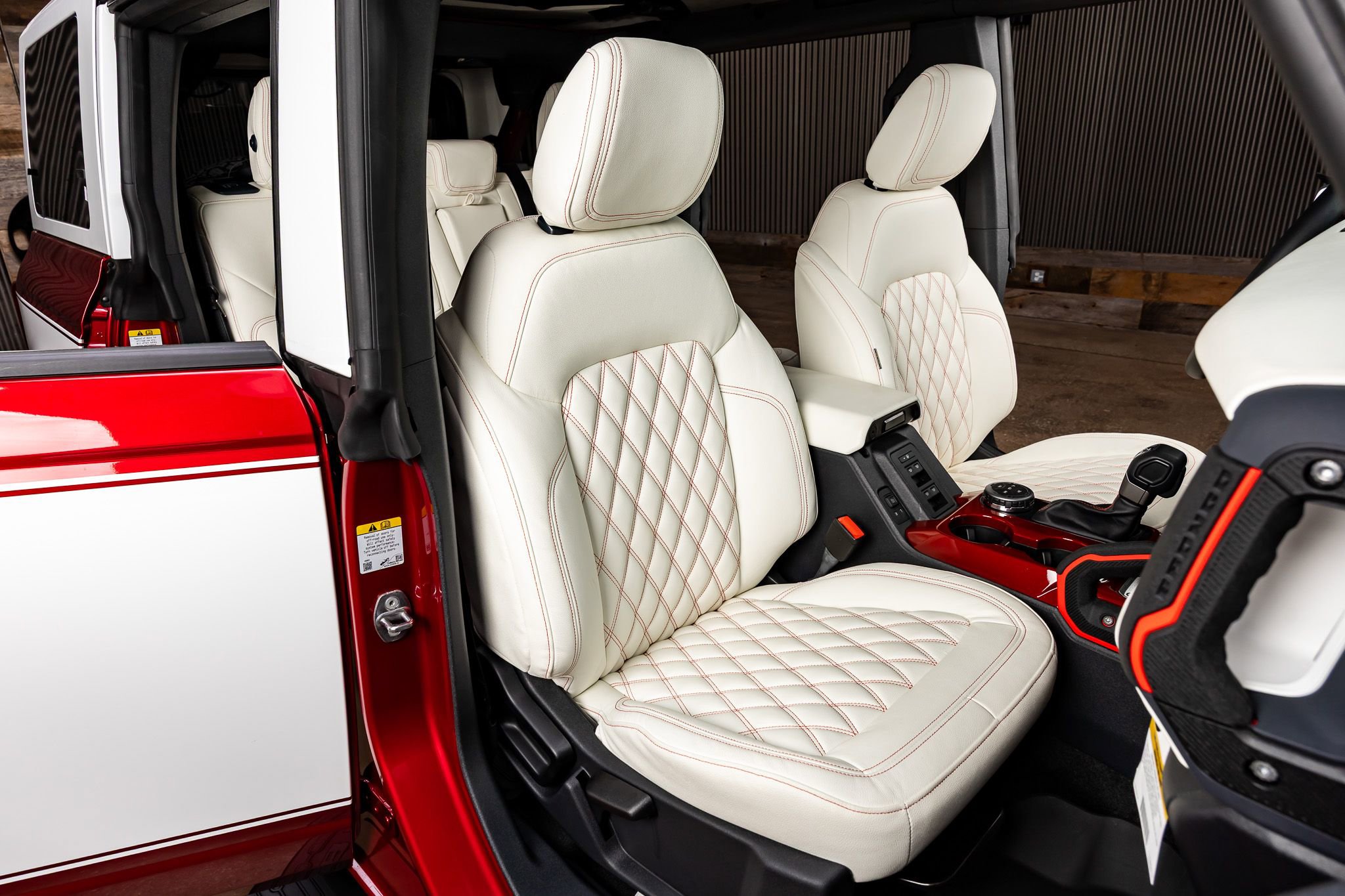 Used 2025 Ford Bronco Heritage Edition AWD/4WD image 30