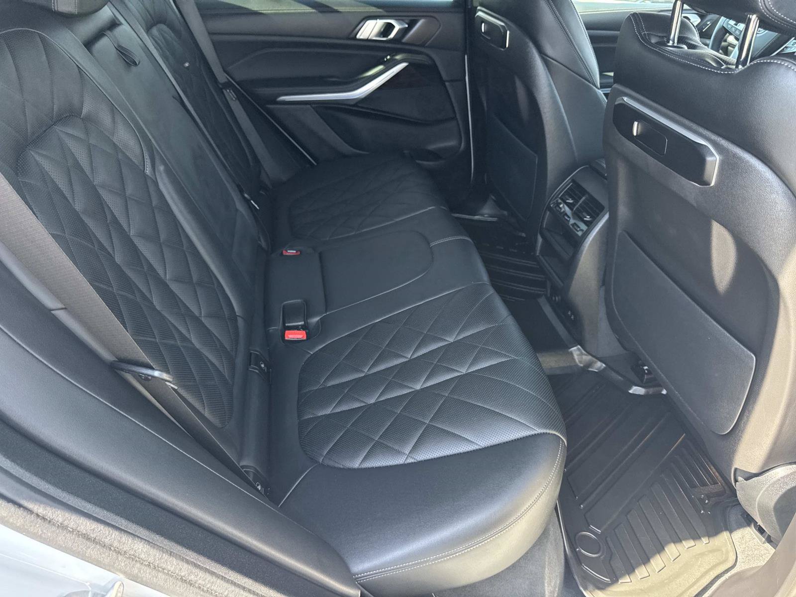 Used 2024 BMW X5 xDrive50e w/ Parking Assistance Package AWD/4WD image 32