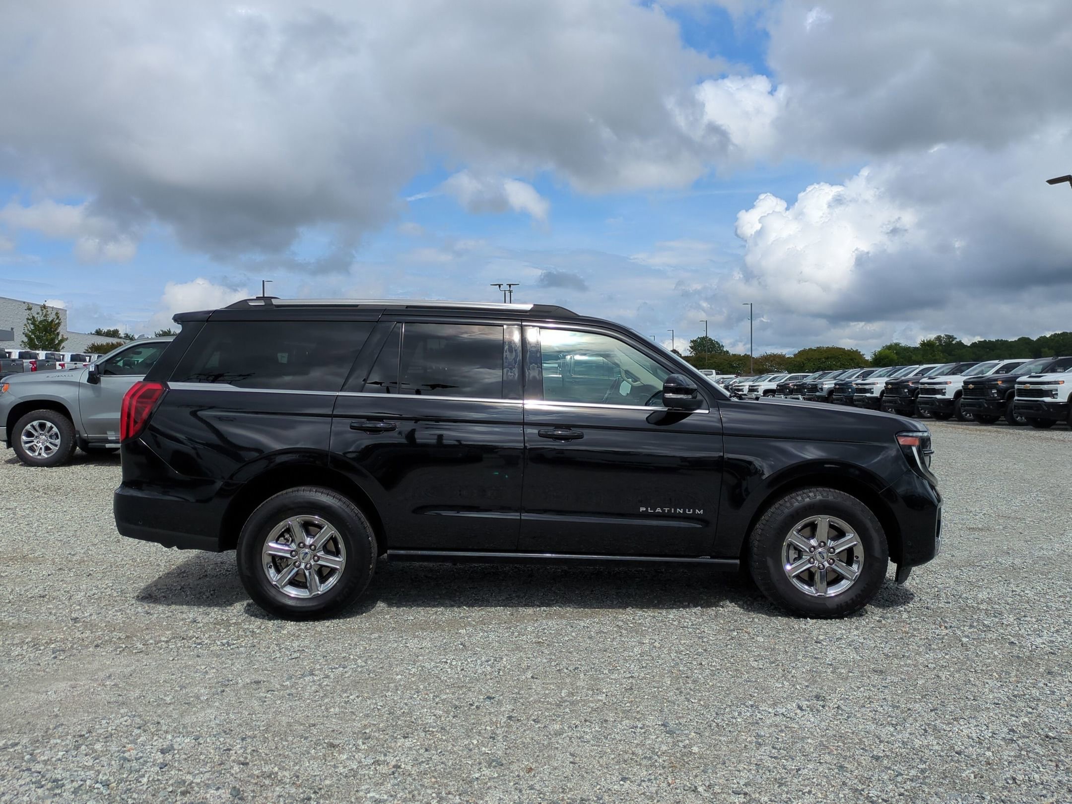 Used 2025 Ford Expedition Platinum w/ Platinum Ultimate Package AWD/4WD image 11