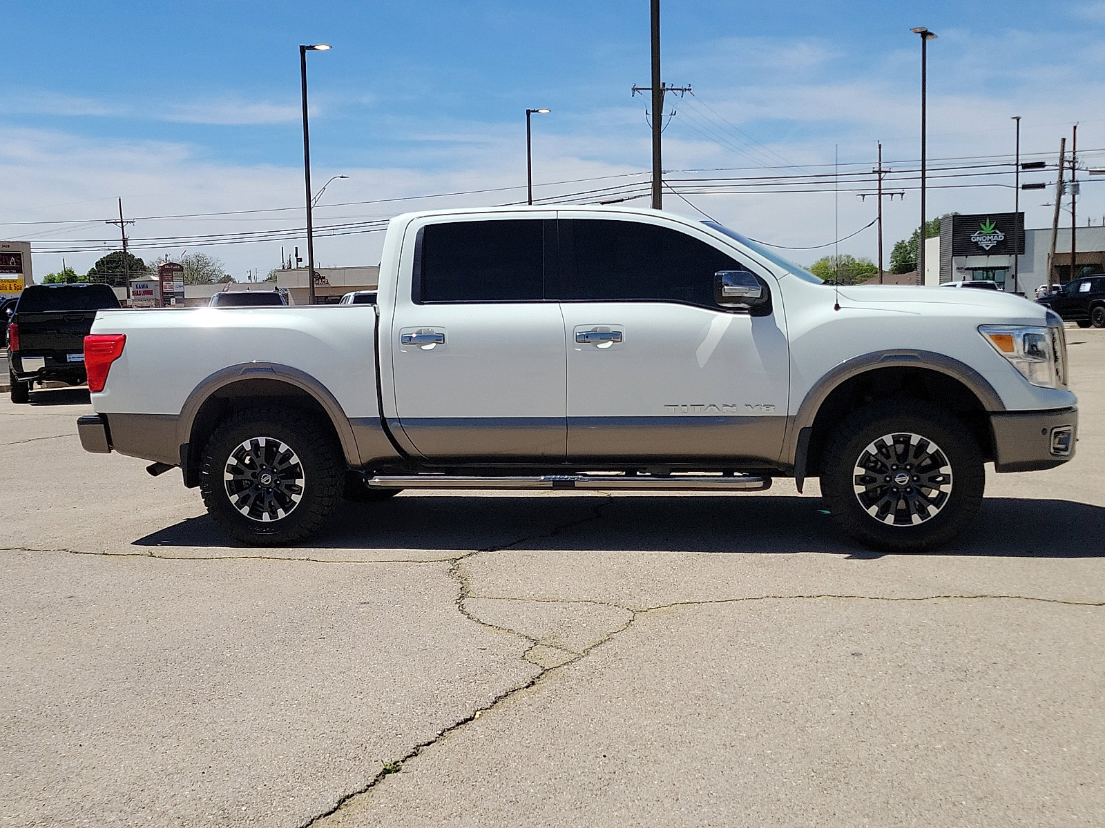 Used 2019 Nissan Titan Platinum Reserve w/ Platinum Utility Package image 5