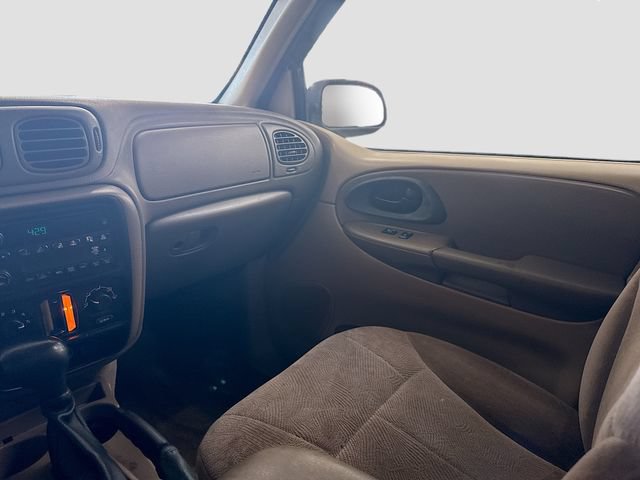 Used 2004 Chevrolet TrailBlazer LS w/ LS Preferred Equipment Group AWD/4WD image 19