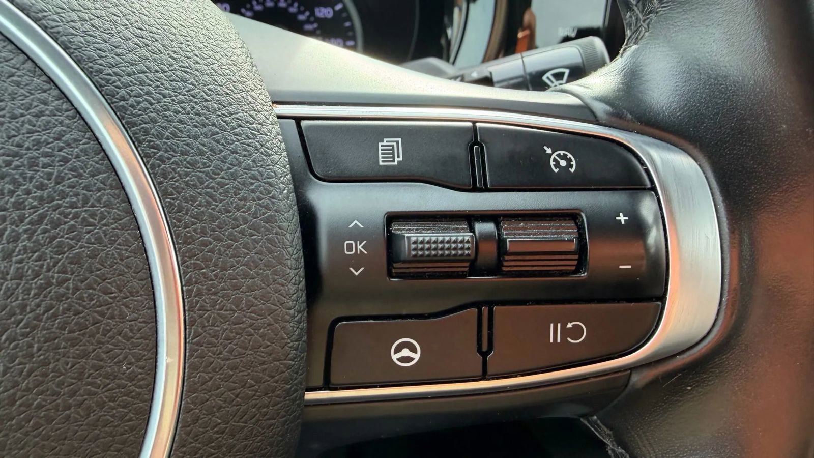 Used 2022 Kia K5 EX image 33