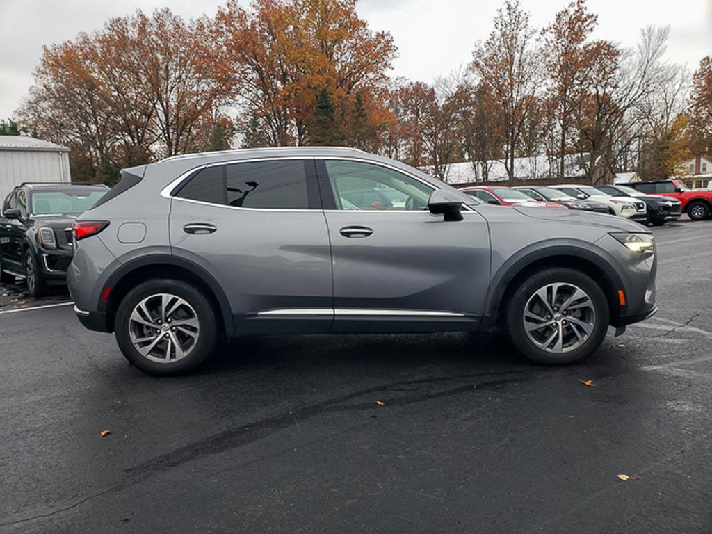 Used 2022 Buick Envision Essence w/ Safety Package image 4