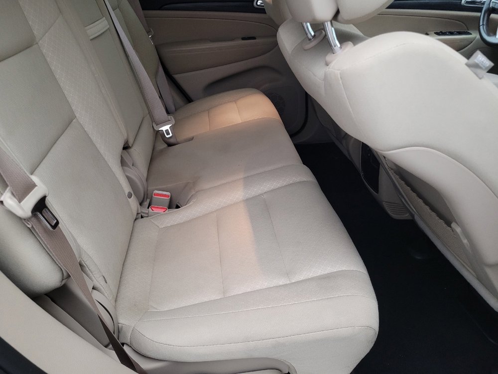 Used 2019 Jeep Grand Cherokee Laredo AWD/4WD image 19
