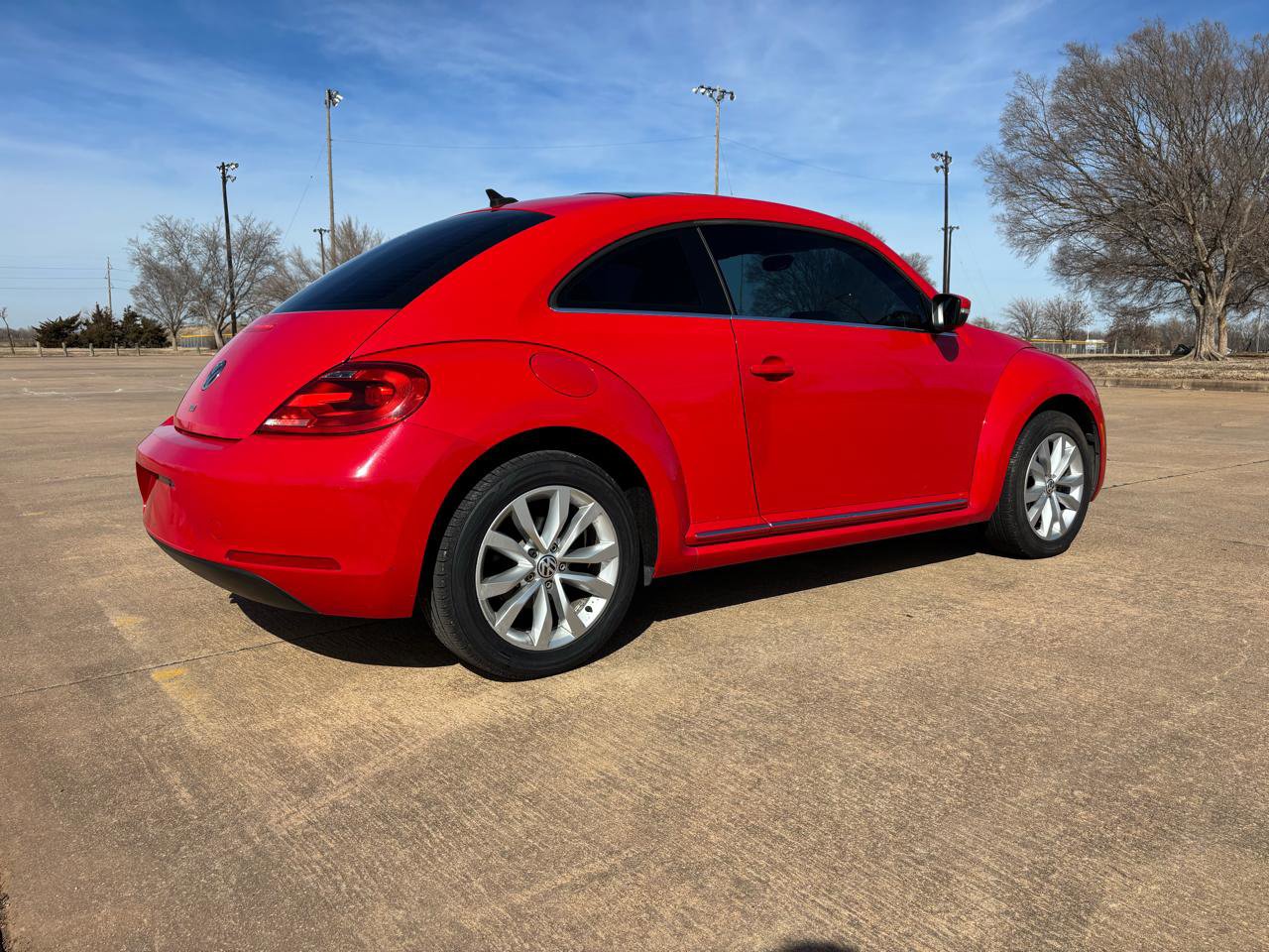 Used 2013 Volkswagen Beetle TDI FWD image 23