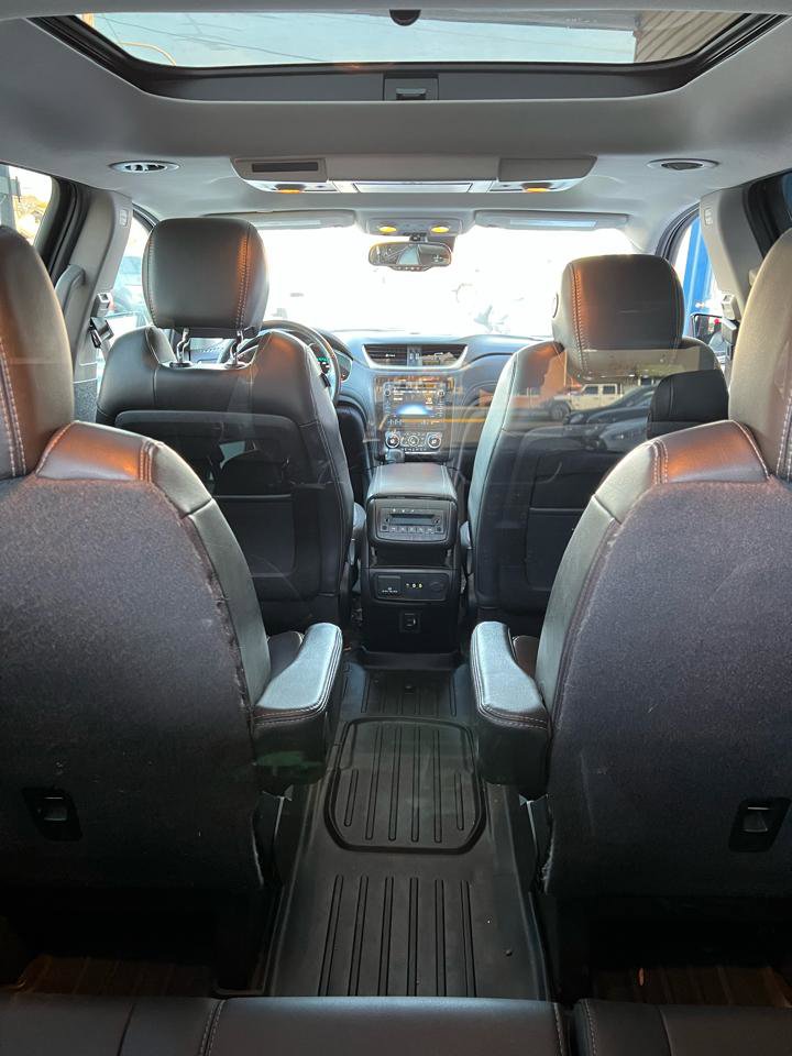 Used 2017 Chevrolet Traverse Premier FWD image 7
