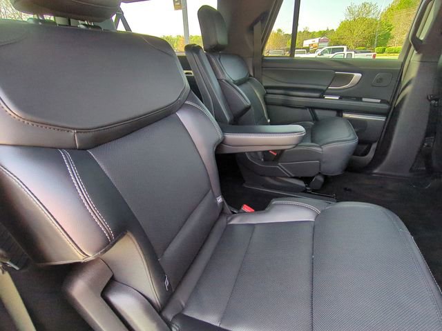 Used 2025 Ford Expedition Max Platinum w/ Stealth Performance Package image 33