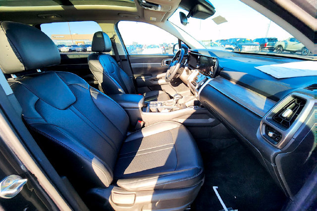 Used 2022 Kia Sorento S w/ Panoramic Sunroof Package AWD/4WD image 29