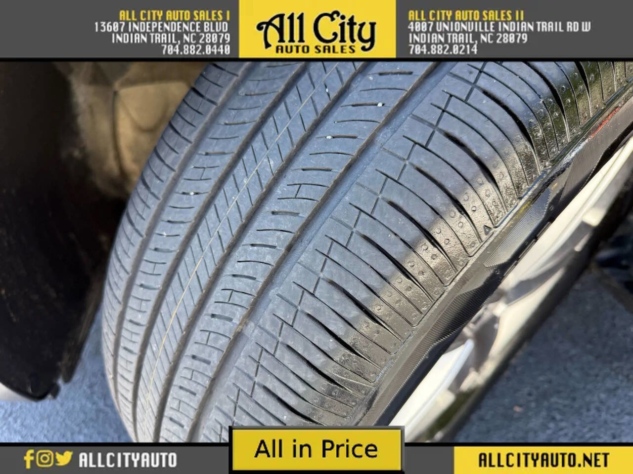 Used 2018 Hyundai Santa Fe Sport w/ 2.4L Value Package 02 image 32