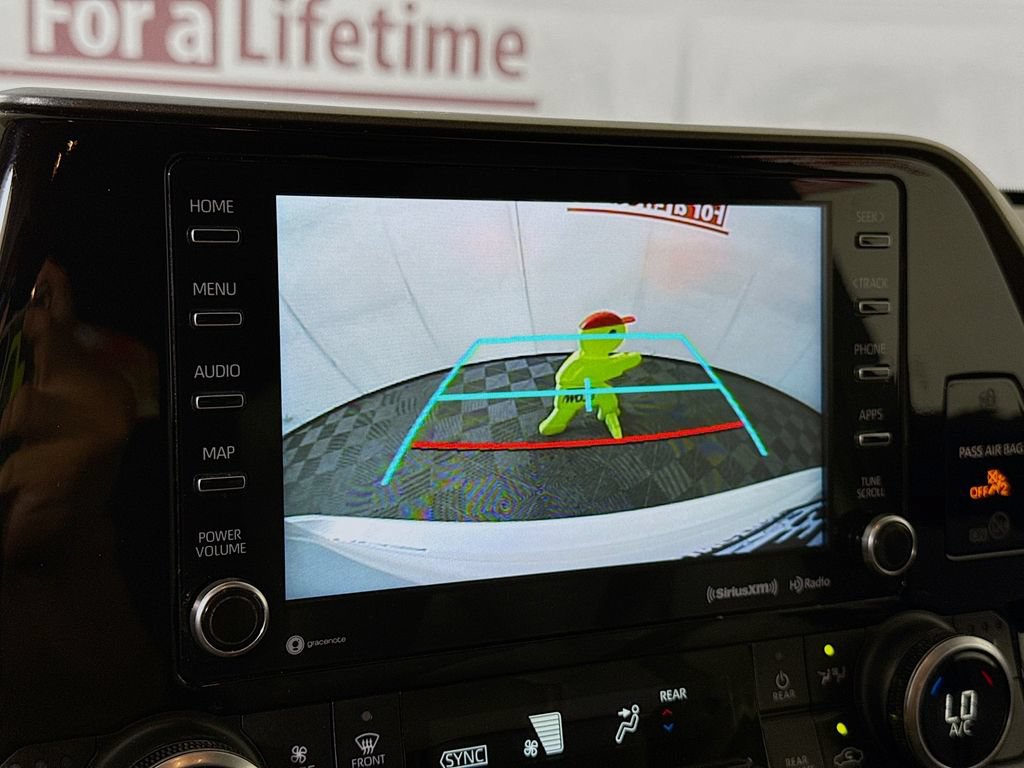 Certified 2021 Toyota Highlander XLE AWD/4WD image 7