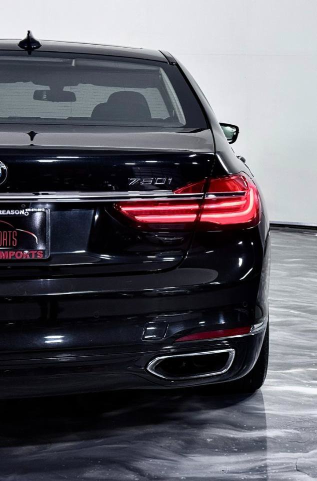 Used 2018 BMW 750i xDrive AWD/4WD image 14